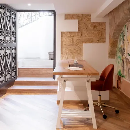 Lejlighed Palazzo Castrone, Luxury *