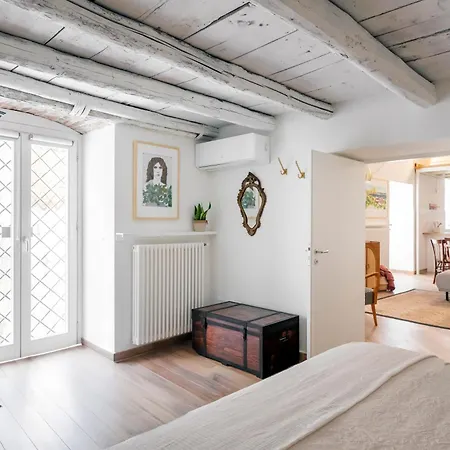 Lejlighed Palazzo Castrone, Luxury *